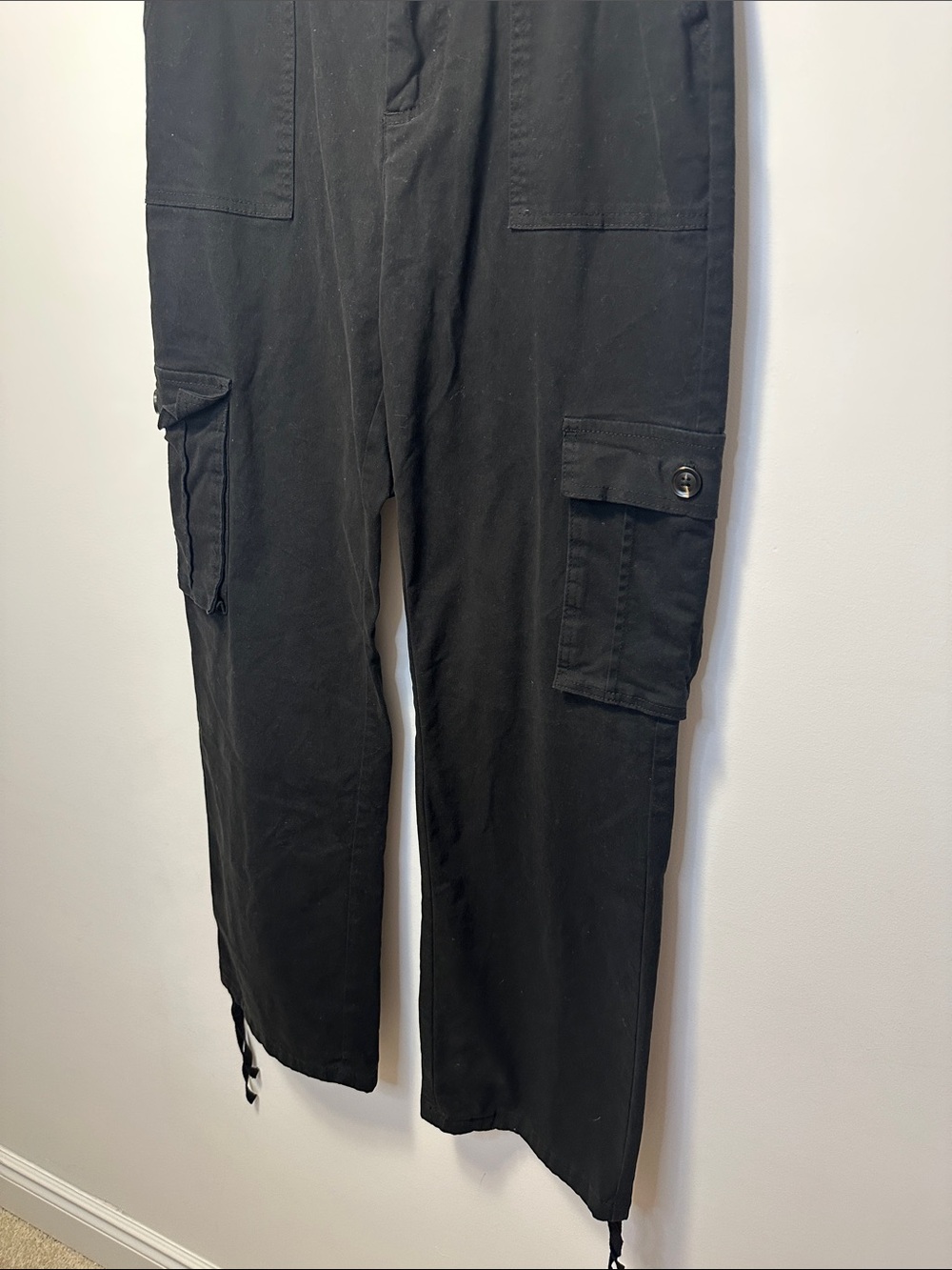 Black Cargo Pants with Utility Pockets and Elasticized Waist - Picture 4 of 9